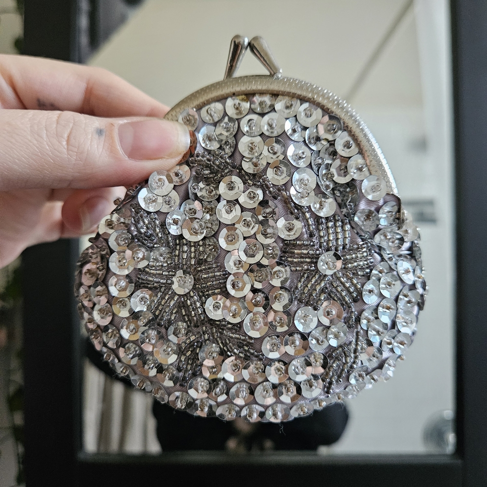 ⚪️🔴5/10$ Sequin Embellished Silver Coin Purse
